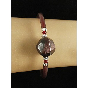 Браслет из граната на струнке, камень от 14мм крупная огранка