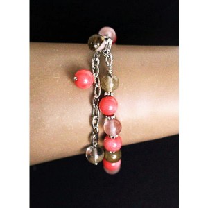 Браслет из коралла розового и халцедона, шарик 8мм с подвеской