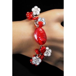 Браслет из коралла красного (галтовка) и муранского стекла (овал), на цепочке