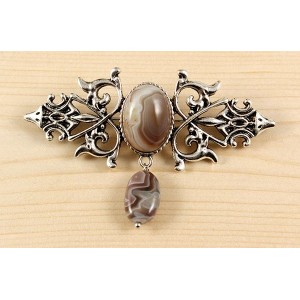 Брошь из агата серого (ботсванский) "вензель", основа 70х2.4мм, овал 18х13мм, подвеска агат серый
