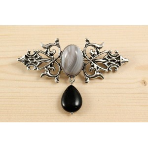 Брошь из агата серого (ботсванский) "вензель", основа 70х2.4мм, овал 18х13мм, подвеска агат черный