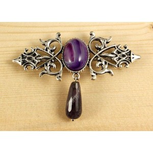 Брошь из агата фиолетового (тонир.) "вензель", основа 70х2.4мм, овал 18х13мм, подвеска аметист
