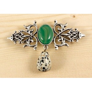 Брошь из агата зеленого (тонир.) "вензель", основа 70х2.4мм, овал 18х13мм, подвеска яшма далматиновая