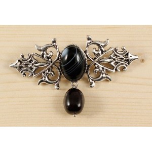 Брошь из агата черного "вензель", основа 70х2.4мм, овал 18х13мм, подвеска гранат