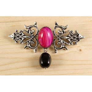 Брошь из агата малинового (тонир.) "вензель", основа 70х2.4мм, овал 18х13мм, подвеска гранат