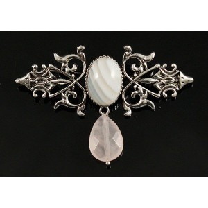 Брошь из агата белого "вензель", основа 70х2.4мм, овал 18х13мм, подвеска кварц розовый