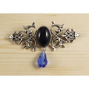 Брошь из авантюрина синего (иск.) "вензель", основа 70х2.4мм, овал 18х13мм, подвеска синяя