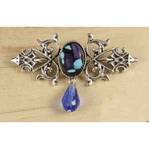 Брошь из бирюзы нат. и чароита (кабошон-мозаика) "вензель", основа 70х2.4мм, овал 18х13мм, подвеска синяя