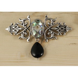 Брошь из гелиотиса (мозаика) "вензель", основа 70х2.4мм, овал 18х13мм, подвеска агат черный