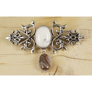 Брошь из каулита (имит. кахолонга) "вензель", основа 70х2.4мм, овал 18х13мм, подвеска агат серый