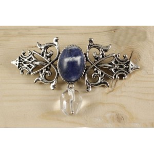 Брошь из содалита "вензель", основа 70х2.4мм, овал 18х13мм, подвеска горный хрусталь