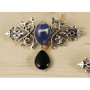 Брошь из содалита "вензель", основа 70х2.4мм, овал 18х13мм, подвеска агат черный
