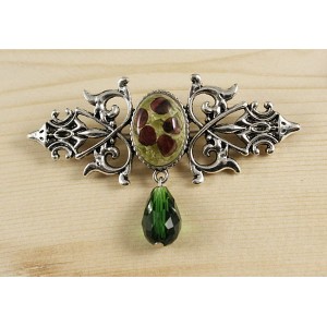 Брошь из хризолита и граната (кабошон-мозаика) "вензель", основа 70х2.4мм, овал 18х13мм, подвеска зеленая