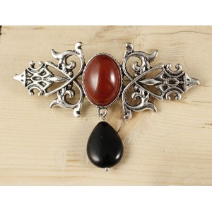 Брошь из яшмы красной "вензель", основа 70х2.4мм, овал 18х13мм, подвеска агат черный