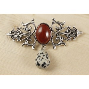 Брошь из яшмы красной "вензель", основа 70х2.4мм, овал 18х13мм, подвеска яшма далматиновая