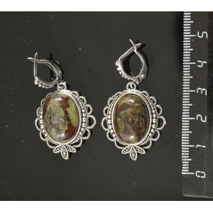Серьги из яшмы (гелиотроп),  овал 18х13мм, основа "трилистник", швензы посеребрение