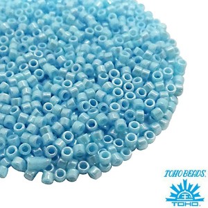 Бисер TOHO Treasure №11 цвет 124B голубой перламутр Япония 5 граммов