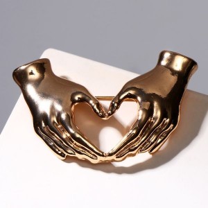 Брошь "Руки" любящие, цвет золото