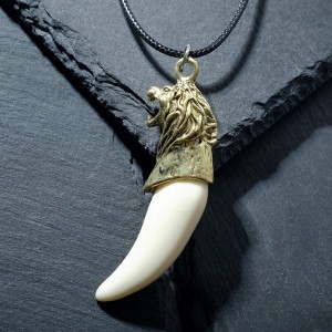 Кулон "Клык льва", цвет белый, цвет золотистый, 45 см Кулон "Клык льва", цвет белый, цвет золотистый, 45 см