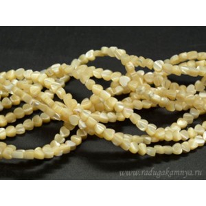 Бусины из перламутра сердце 4*4мм, цвет кремовый, 39см, 98 бусин