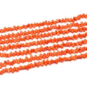 Бусины из коралла оранжевого капля 4*8мм, 39см, 119бусин