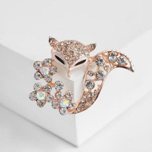 Брошь "Лиса" в цветах, цвет белый, цвет золотистый