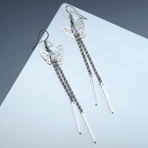 Серьги висячие со стразами "Бабочки" нити, цвет белый, цвет серебристый