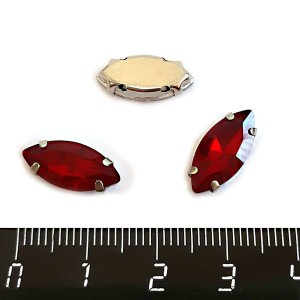 Стразы стеклянные пришивные в цапах "лодочка" 15*7 мм, цвет насыщенный красный, 1 штука
