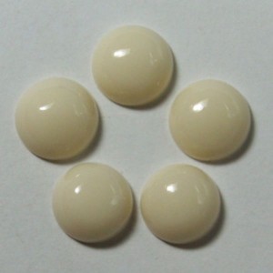 Кабошон, белый агат (иск.), 10*10*4мм.