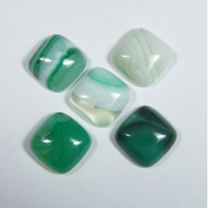 Кабошоны из агата тонированного зеленого квадрат, 16*16*6мм.