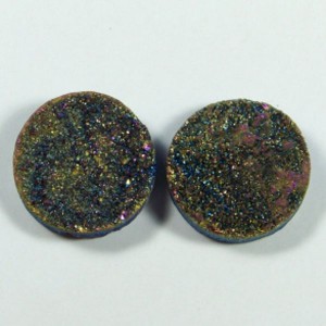 Кабошоны пара из агата тонированного (друза), 20*20*9мм. Кабошоны пара из агата тонированного (друза), 20*20*9мм.