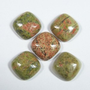 Кабошон унакит квадрат, 16*16*7мм. Кабошон унакит квадрат, 16*16*7мм.