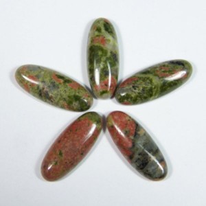 Кабошон унакит овал, 10*25*5мм.