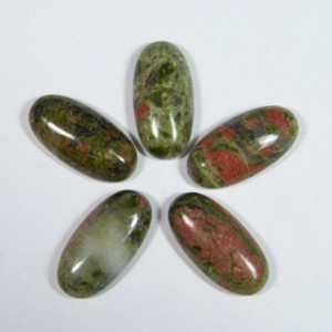 Кабошон унакит овал, 12*24*6мм.