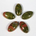 Кабошон унакит овал, 9*16*5мм.