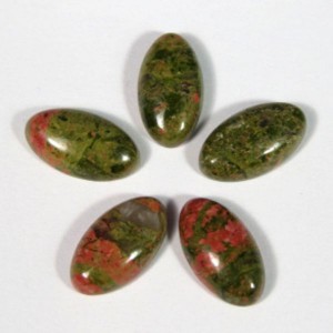 Кабошон унакит овал, 9*16*5мм.