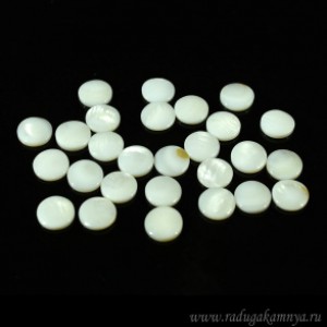 Кабошон из перламутра круг, 8*8*2мм.