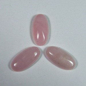 Кабошон из розового кварца овал, 12*24*6мм.