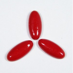 Кабошон, коралл (иск.) овал, 8*18*4мм.