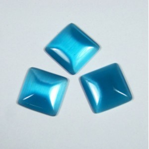 Кабошон кошачий глаз(иск.) голубой квадрат, 20*20*4,5мм. Кабошон кошачий глаз(иск.) голубой квадрат, 20*20*4,5мм.