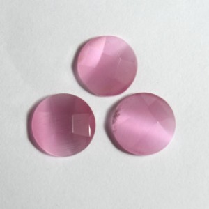 Кабошон кошачий глаз(иск.) круг гр. розовый, 14*14*4мм. Кабошон кошачий глаз(иск.) круг гр. розовый, 14*14*4мм.