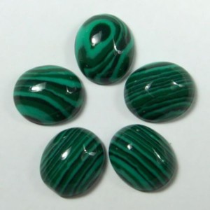 Кабошон, малахит (иск.) овал, 10*12*4,5мм. Кабошон, малахит (иск.) овал, 10*12*4,5мм.