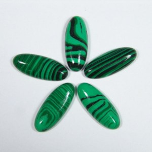Кабошон, малахит (иск.) овал, 10*25*4мм. Кабошон, малахит (иск.) овал, 10*25*4мм.
