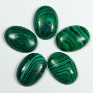 Кабошон, малахит (иск.) овал, 18*25*6мм. Кабошон, малахит (иск.) овал, 18*25*6мм.