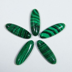 Кабошон, малахит (иск.) овал, 8*23*3,5мм.