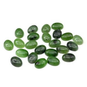 Кабошон из нефрита овал 12*16*5мм.