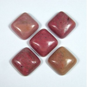 Родонит кабошон квадрат 20мм