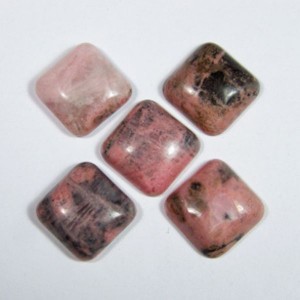 Кабошон из родонита квадрат, 16*16*5мм.