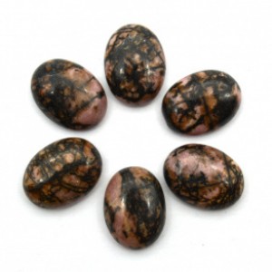 Кабошон из родонита овал, 15*20*6мм