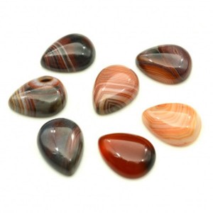 Кабошон из сардоникса капля,  15*20*7мм.